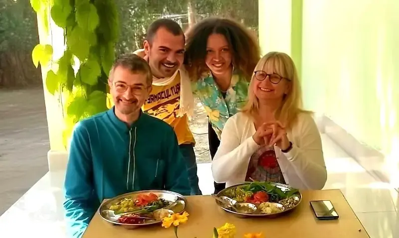 Fresh vegetarian meals Residential guests enjoying fresh vegetarian food at the treatment centre